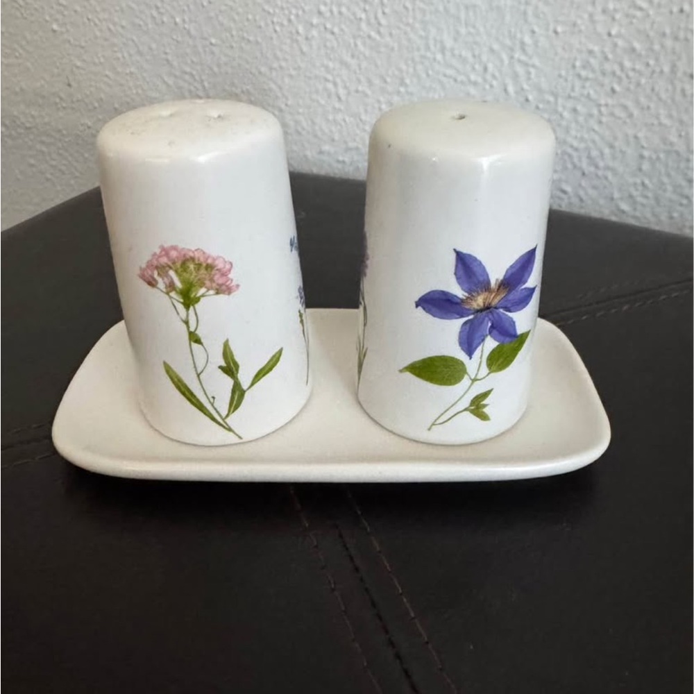 Bee & Willow Charlotte 3 pc salt and pepper shaker